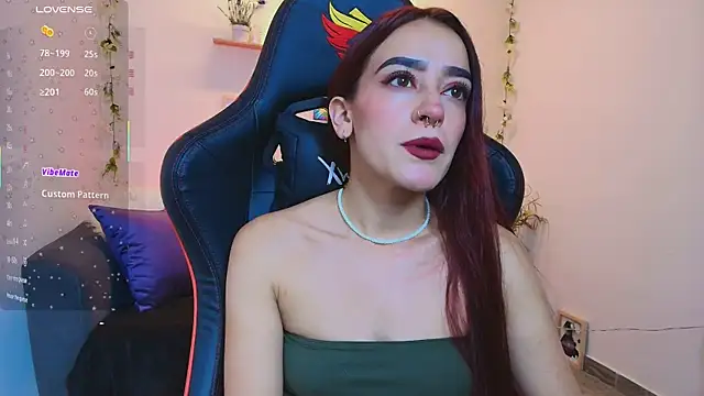 Snapshot of ViolethRosse chatting on 14, 7, 2026 ViolethRosse online show from 14, 7, 2026