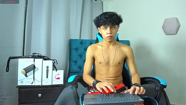 Snapshot of _taylor_black chatting on 10, 9, 2025  taylor black online show from 10, 9, 2025