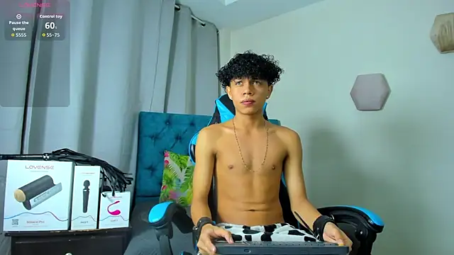 Snapshot of _taylor_black chatting on 11, 9, 2025  taylor black online show from 11, 9, 2025