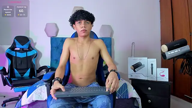 Snapshot of _taylor_black chatting on 26, 9, 2025  taylor black online show from 26, 9, 2025