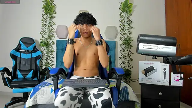 Snapshot of _taylor_black chatting on 30, 9, 2025  taylor black online show from 30, 9, 2025