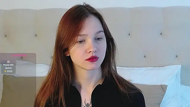 Snapshot of MichelleRoux chatting on 2, 3, 2026 MichelleRoux online show from 2, 3, 2026