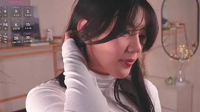 MoiraEger online show from 11, 11, 2025