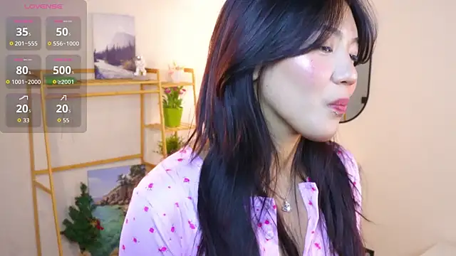 MoiraEger online show from 4, 2, 2026