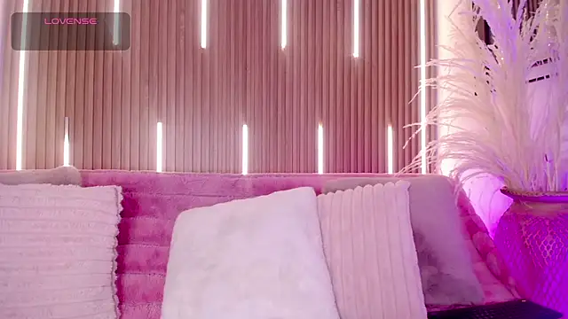 MylaDreams online show from 11, 11, 2025