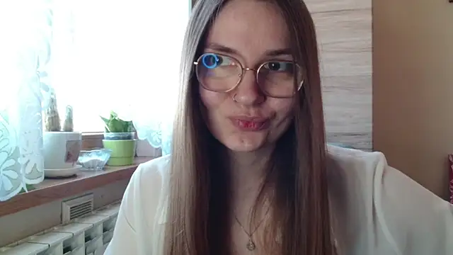 LooveELLYx online show from 2, 4, 2026