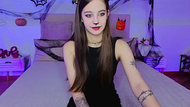 Snapshot of Little_cherryy__ chatting on 31, 10, 2025 Little cherryy online show from 31, 10, 2025