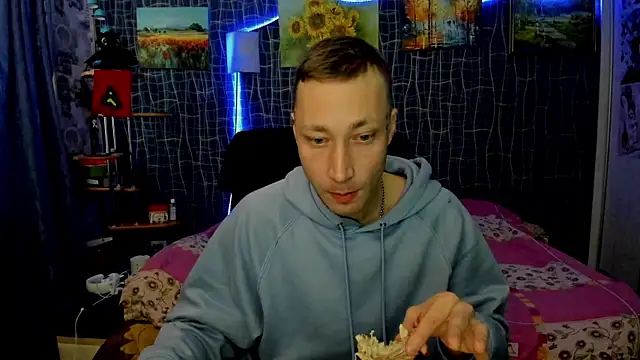 CuteBoy228 online show from 7, 1, 2026