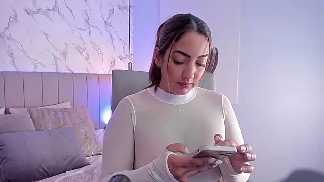 Karlla Brown online show from 2, 12, 2025