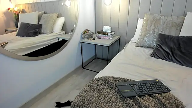 Snapshot of Karlla_Brown chatting on 28, 3, 2026 Karlla Brown online show from 28, 3, 2026