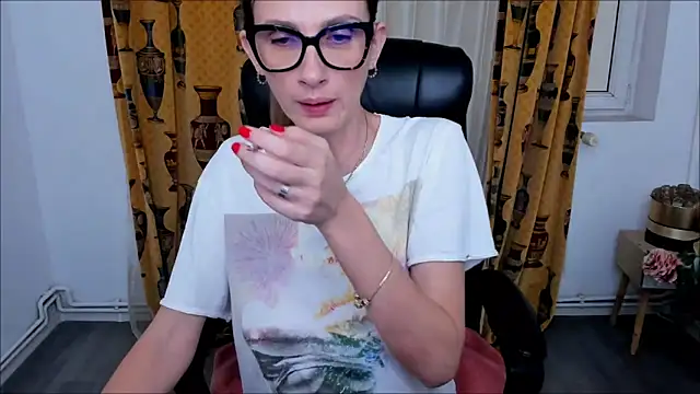 NaughtyWifey1 online show from 31, 10, 2025