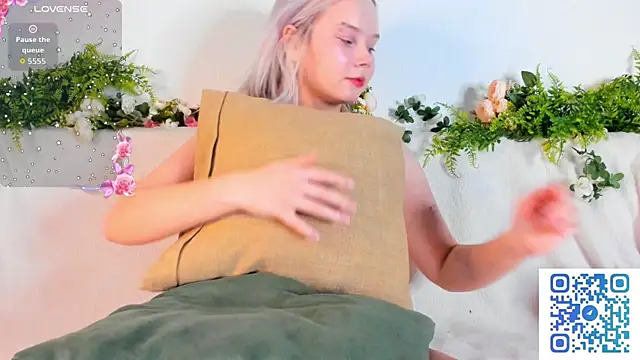 girlllsooft online show from 9, 10, 2025