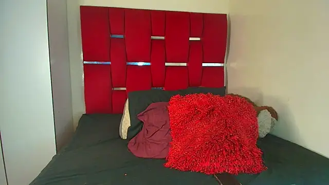 Camila hot ts online show from 19, 12, 2025