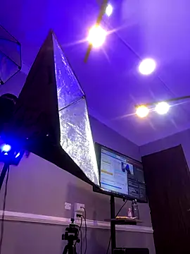 CharlesBrown  online show from 16, 12, 2025