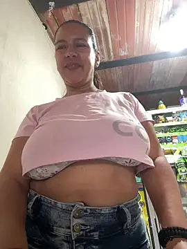 Snapshot of Mara_luxx chatting on 23, 9, 2025 Mara luxx online show from 23, 9, 2025