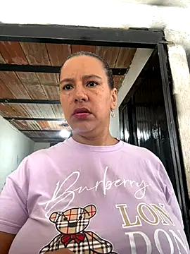 Snapshot of Mara_luxx chatting on 11, 10, 2025 Mara luxx online show from 11, 10, 2025