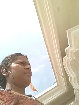 Snapshot of couple_71 chatting on 27, 3, 2026 couple 71 online show from 27, 3, 2026