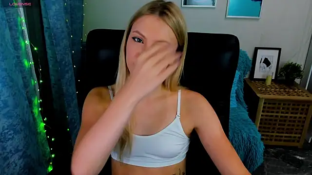 KatherineePierce online show from 14, 9, 2025