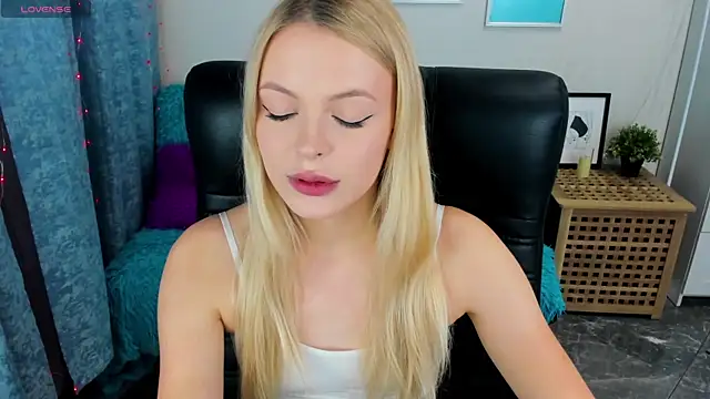 KatherineePierce online show from 3, 10, 2025