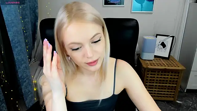 Snapshot of KatherineePierce chatting on 26, 6, 2026 KatherineePierce online show from 26, 6, 2026