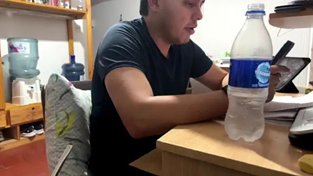 Snapshot of Haustin202 chatting on 13, 11, 2025 Haustin202 online show from 13, 11, 2025