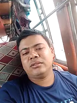 Snapshot of CatchingBouquet chatting on 7, 10, 2025 CatchingBouquet online show from 7, 10, 2025