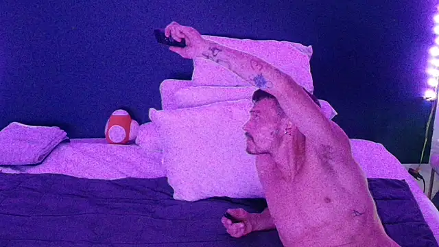 Snapshot of cough2getoff chatting on 25, 9, 2025 cough2getoff online show from 25, 9, 2025