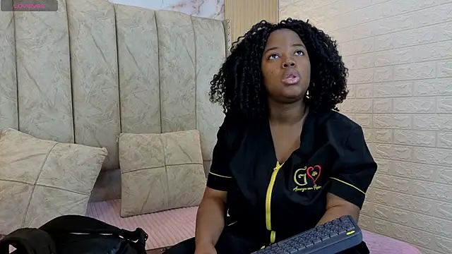 kiarazafira online show from 7, 10, 2025