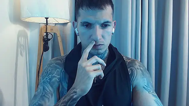 Snapshot of Shane_Clay chatting on 17, 9, 2025 Shane Clay online show from 17, 9, 2025