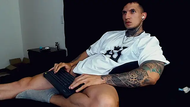 Snapshot of Shane_Clay chatting on 25, 9, 2025 Shane Clay online show from 25, 9, 2025