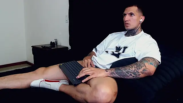 Snapshot of Shane_Clay chatting on 6, 10, 2025 Shane Clay online show from 6, 10, 2025