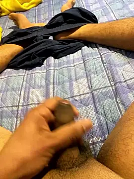 girlslvrs online show from 8, 1, 2026