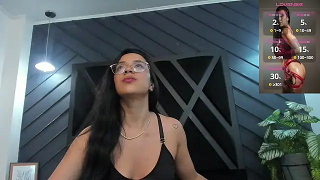 zoe martins  online show from 14, 11, 2025