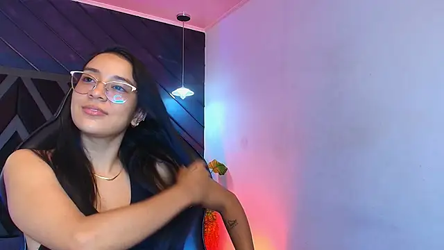 Snapshot of zoe_martins_ chatting on 18, 4, 2026 zoe martins online show from 18, 4, 2026
