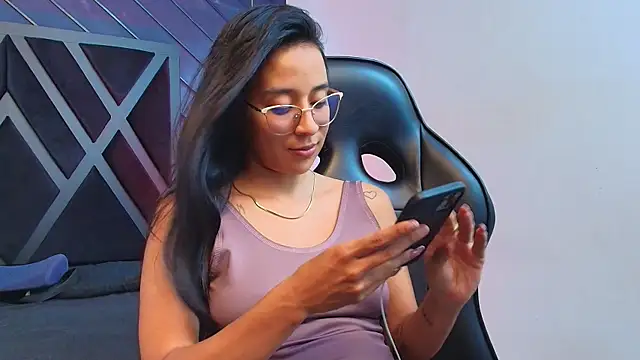Snapshot of zoe_martins_ chatting on 30, 4, 2026 zoe martins online show from 30, 4, 2026