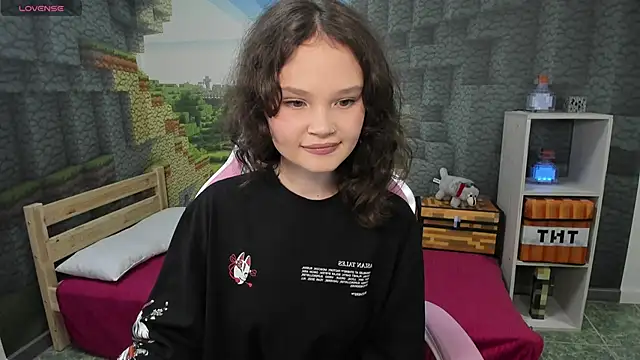 Snapshot of EmilyChaves chatting on 27, 9, 2025 EmilyChaves online show from 27, 9, 2025