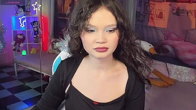 EmilyChaves online show from 6, 1, 2026