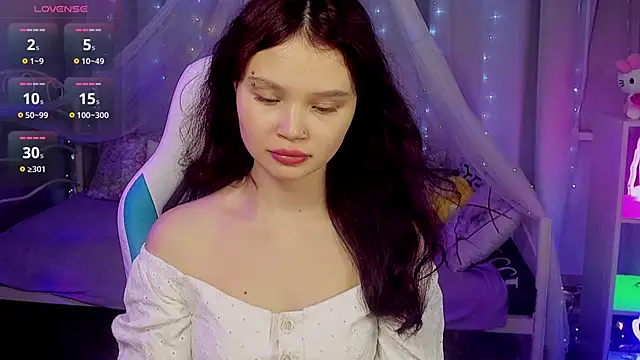 EmilyChaves online show from 5, 5, 2026