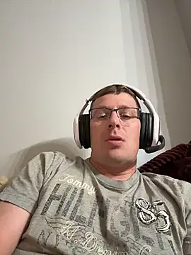 Snapshot of jungleking_88 chatting on 7, 7, 2026 jungleking 88 online show from 7, 7, 2026