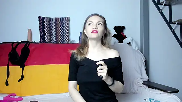 Katherine Twilight online show from 12, 12, 2024