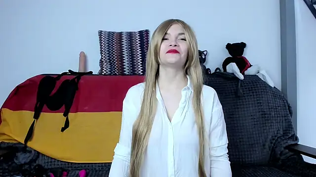 Katherine Twilight online show from 17, 1, 2025