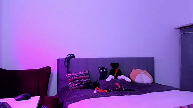 Katherine Twilight online show from 3, 10, 2025