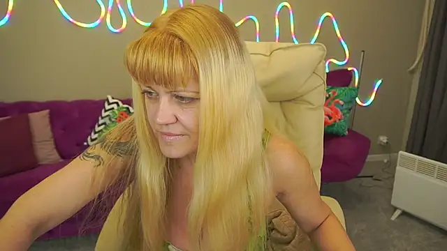 BellaLaPetit online show from 24, 10, 2025