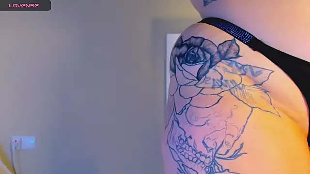 marrenaa online show from 6, 10, 2025