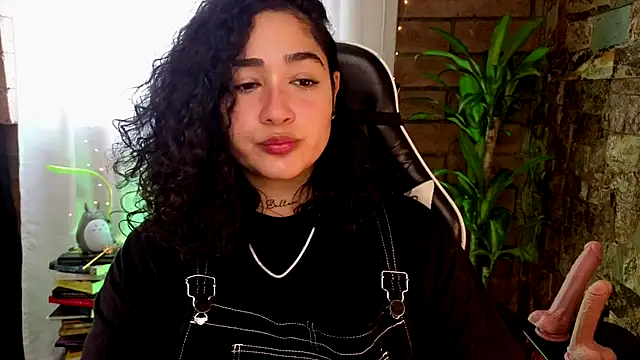 Snapshot of _kat_1995 chatting on 12, 9, 2025 kat 1995 online show from 12, 9, 2025