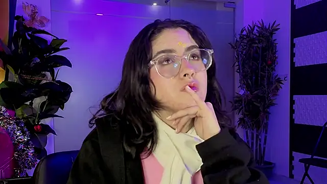 LiLLiAnderson online show from 6, 1, 2026