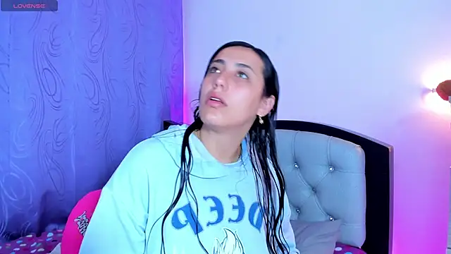 my aleja  online show from 7, 4, 2026