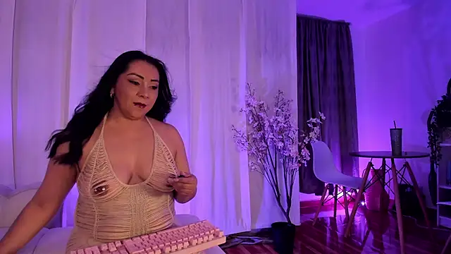 Snapshot of sweett-mary chatting on 17, 5, 2026 sweett-mary online show from 17, 5, 2026