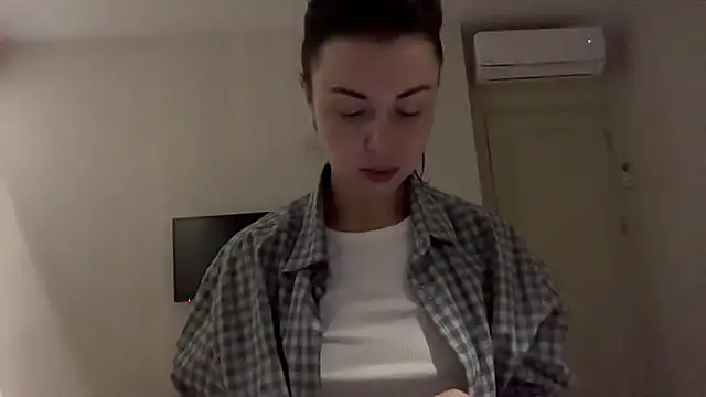 Snapshot of Gilin1 chatting on 9, 10, 2025 Gilin1 online show from 9, 10, 2025