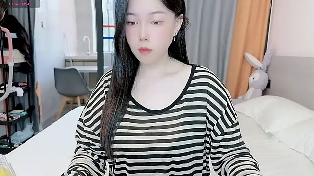 Snapshot of Bella_Ava chatting on 17, 10, 2025 Bella Ava online show from 17, 10, 2025